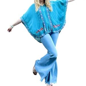 Johnny Was size small coastal summer top teal blue